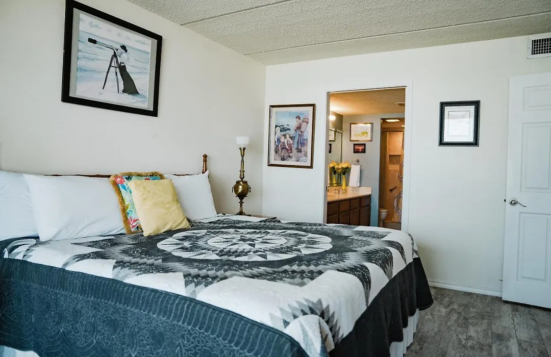 Beachfront 3Br Condo, Suntide Iii, Unit 706-1